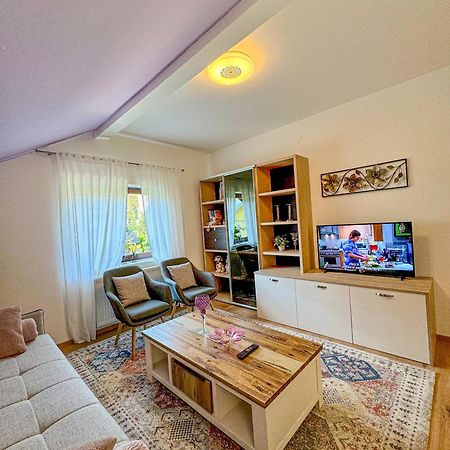 Apartman Mibel Zagreb Buitenkant foto